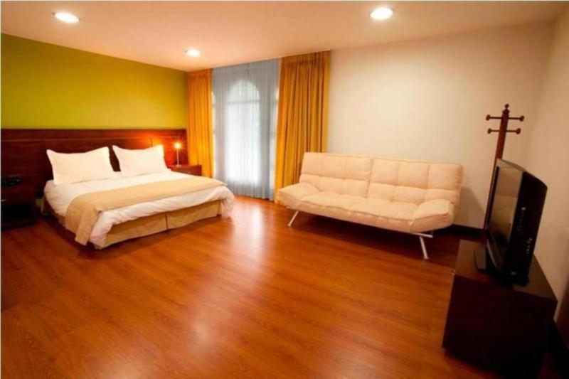 Hotel Portales Del Campestre Μεντεγίν Δωμάτιο φωτογραφία